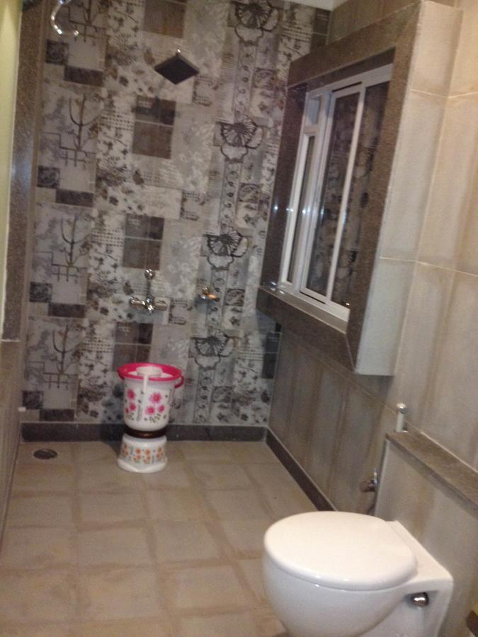 Hotel Vrinda Lātūr Esterno foto