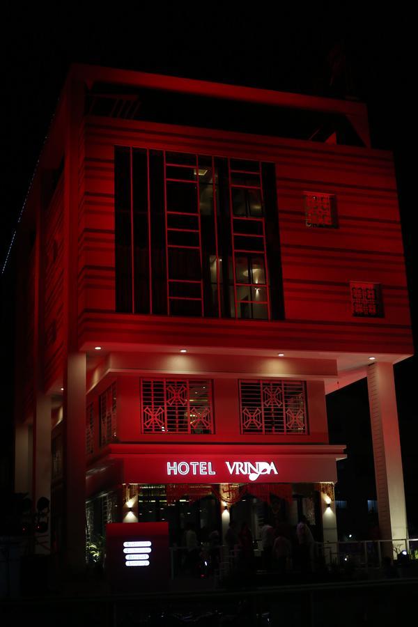 Hotel Vrinda Lātūr Esterno foto