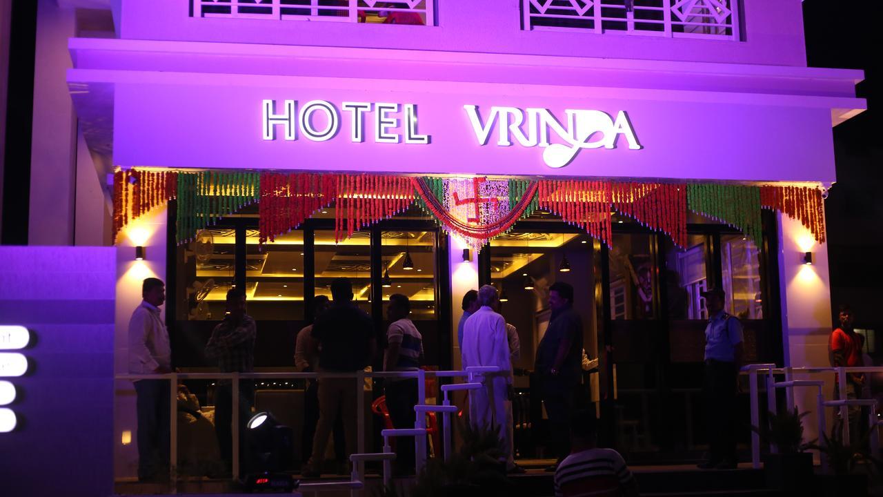Hotel Vrinda Lātūr Esterno foto